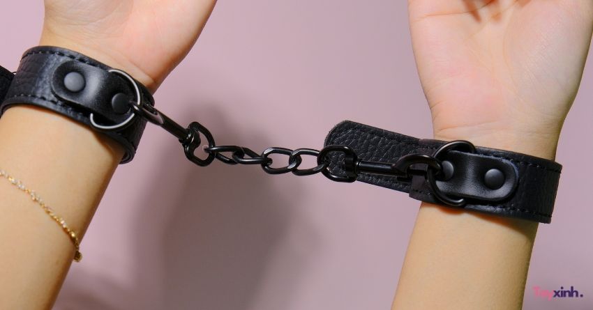 CÒNG CHÂN TAY BDSM
